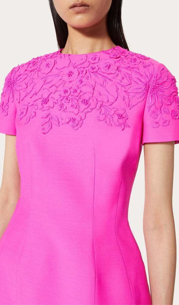 EMBROIDERED WAIST-TIGHTENING MINI DRESS IN PINK DRESS OH CICI